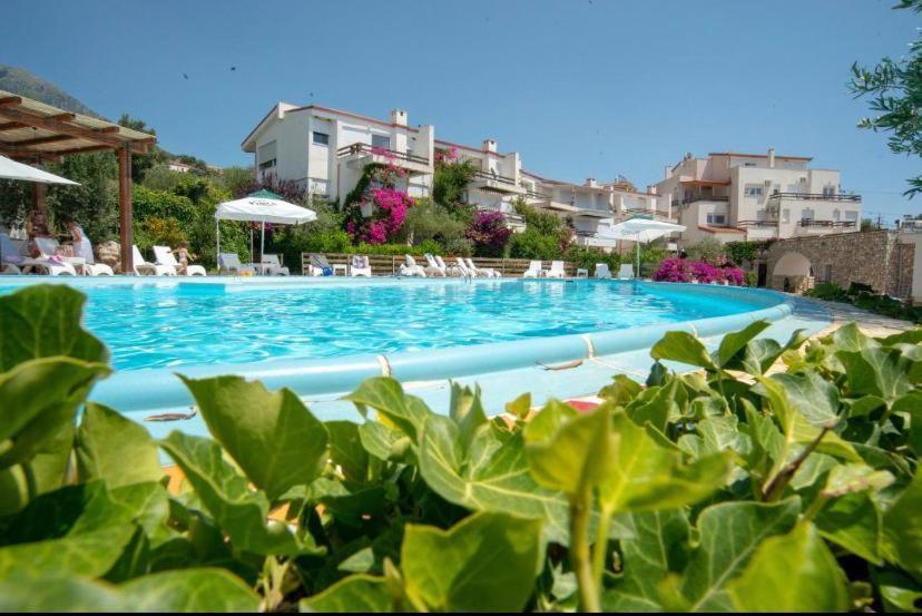 Appart hôtel The Olives Terrace Residences Dhërmi